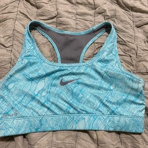 Nike sports bra size M